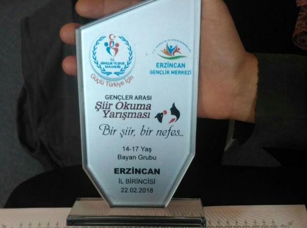 Erzincan Gençler Arası Şiir Okuma Yarışmasında İl Birincisi Olduk